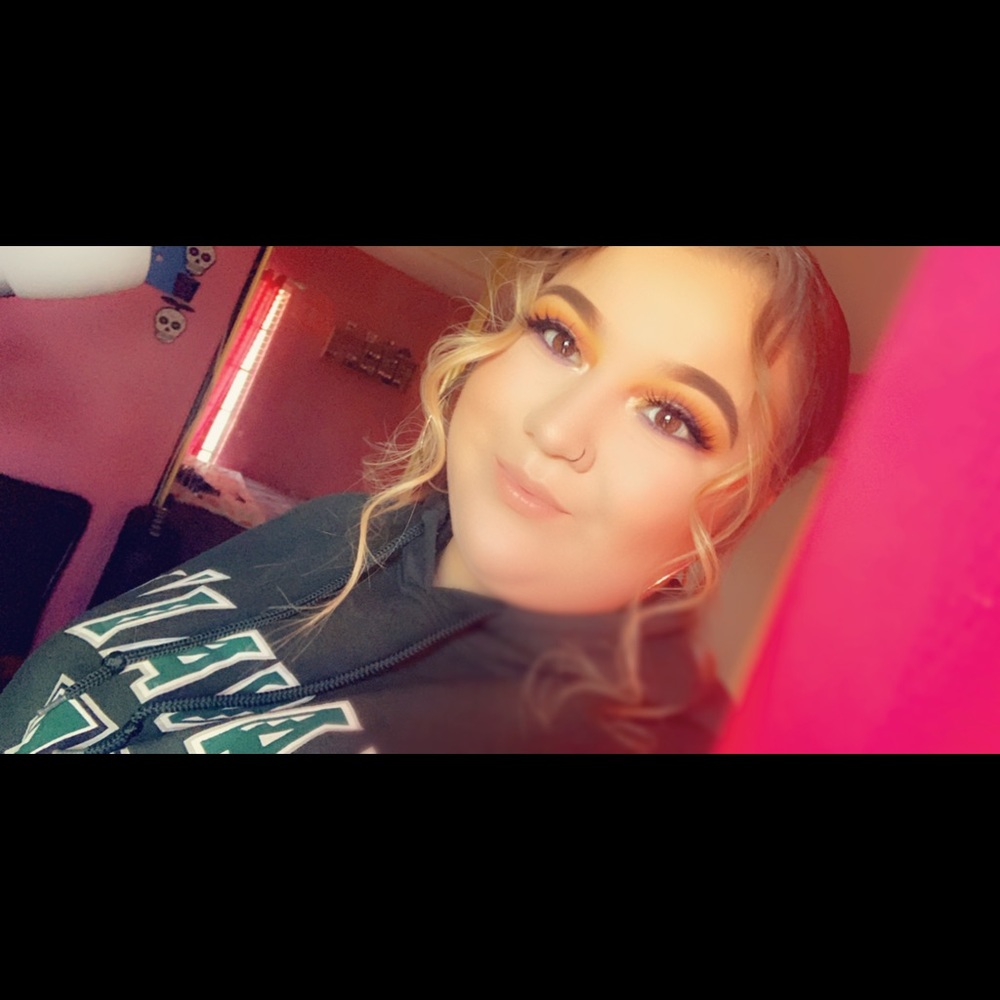Meet your Posher, Adrianna